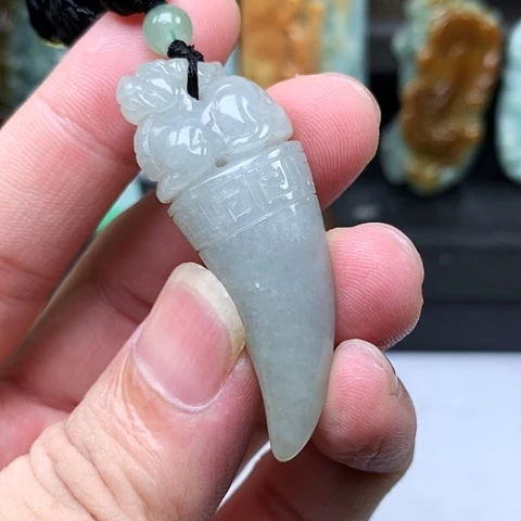 定制翡翠未镶嵌缅甸翡翠龙牙