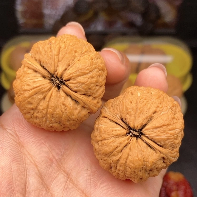 【闪购商品】文玩核桃把件36尺蛇皮球