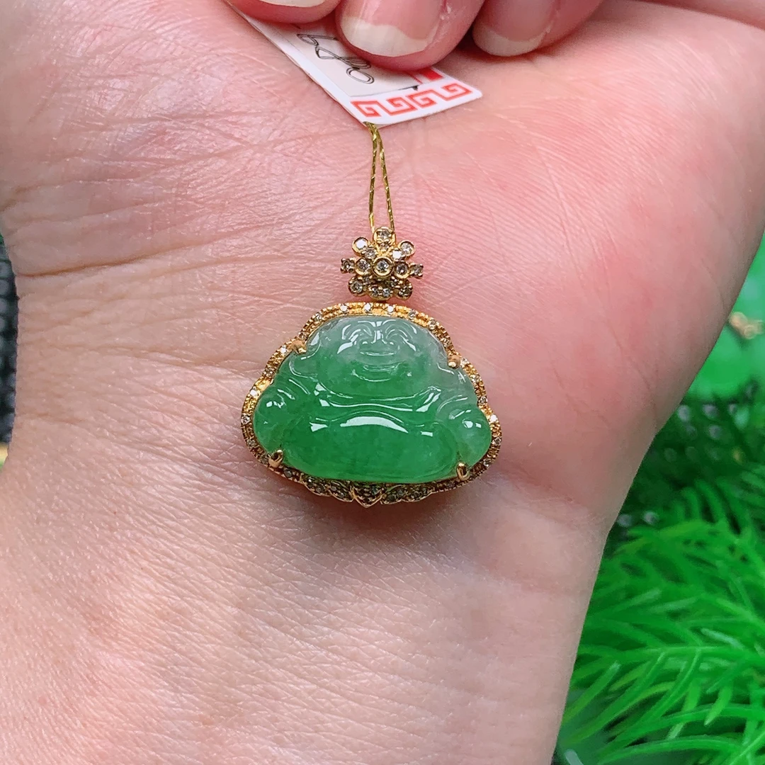 缅甸天然翡翠 a 货，冰润飘绿佛公18/1010（尺寸12.9x18.7x4.9)