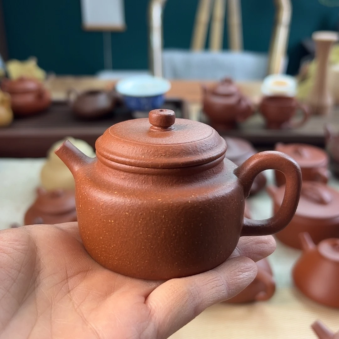 王*** 紫砂茶壶原矿泥料手工制作