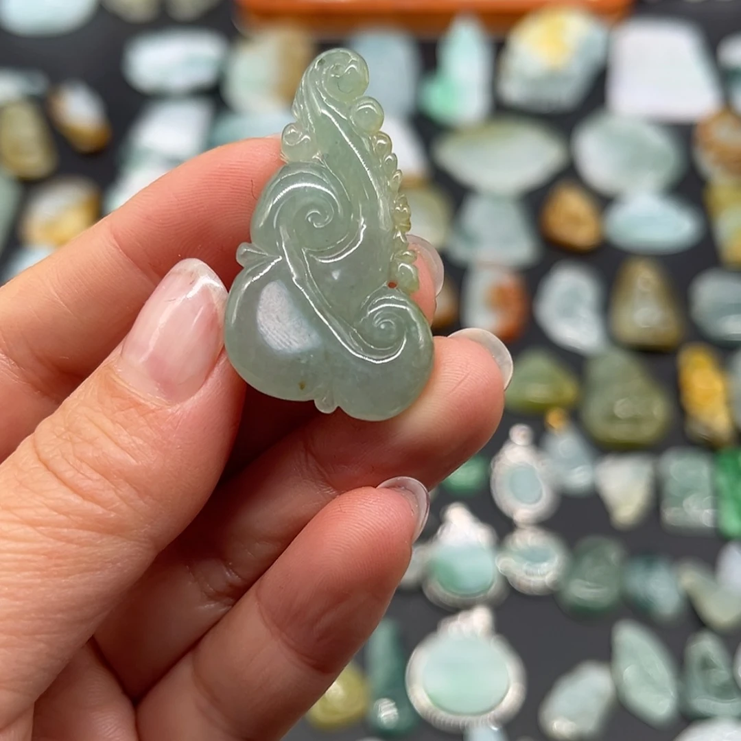 【闪购商品】翡翠颈饰未镶嵌如意