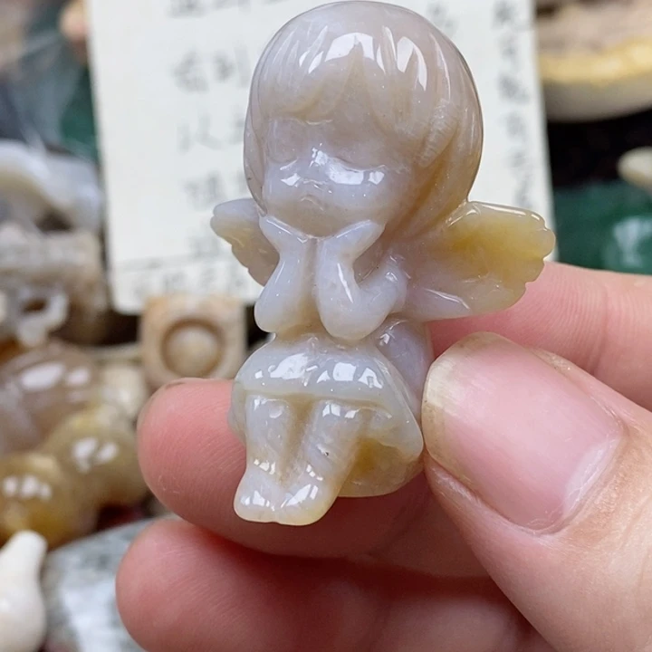 硅化珊瑚（珊瑚玉）未镶嵌颈饰