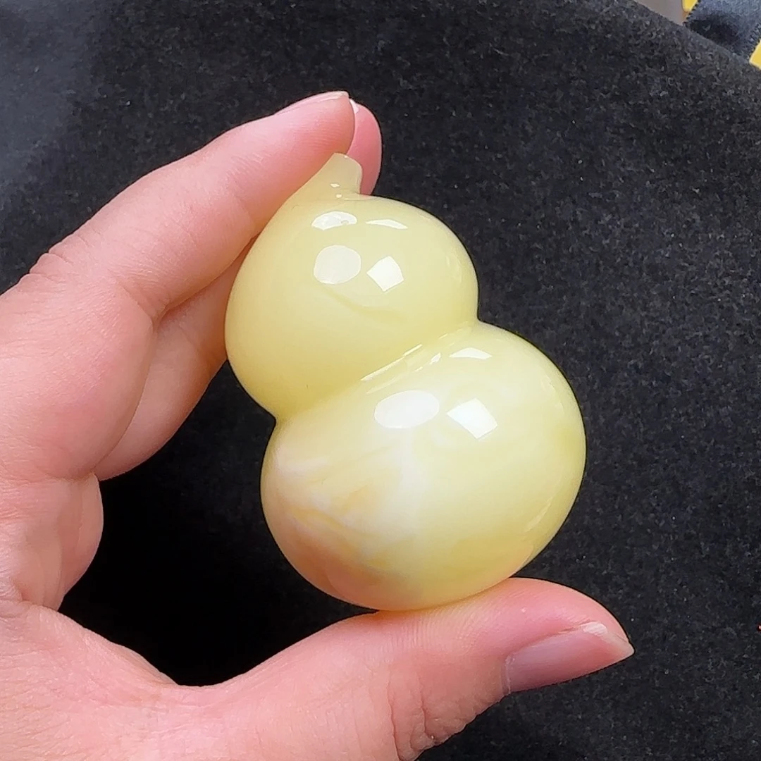 蜜蜡未镶嵌珠宝奇石