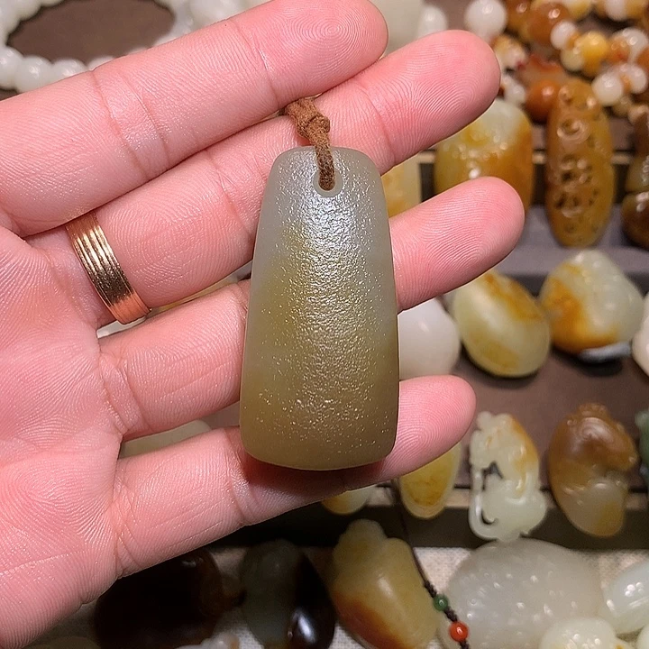 海***哥和田玉未镶嵌颈饰