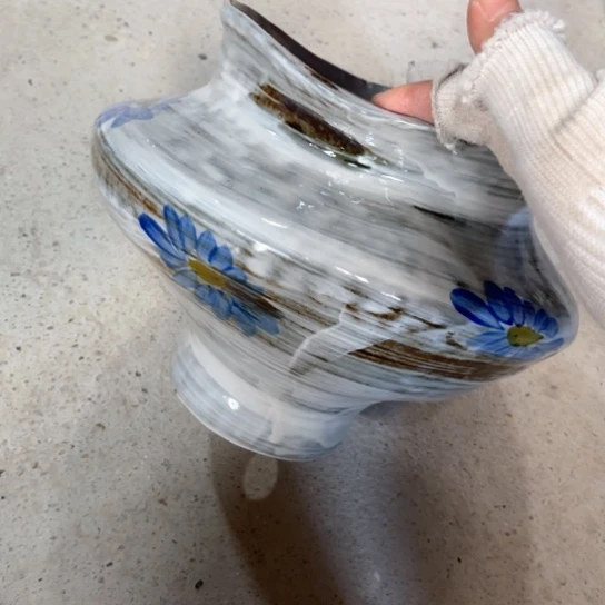 罐默认微瑕，有孔编号21-132