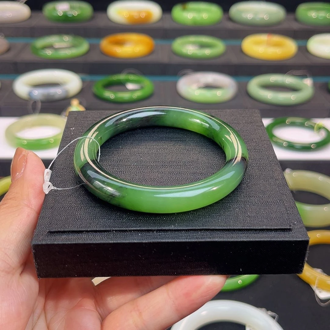 未镶嵌手镯和田玉-红皮意境镯