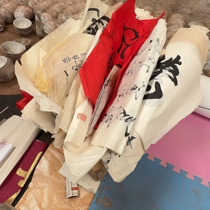 摆件轴坏，破损，水渍都是正常的