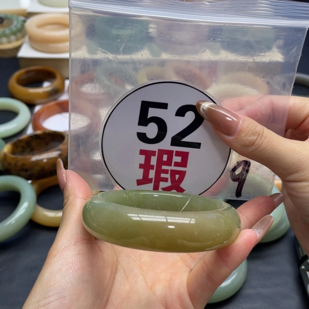 未镶嵌手镯石英质玉