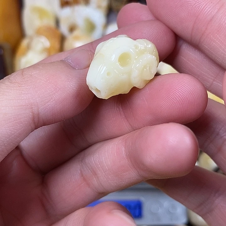 未镶嵌琥珀裸石我