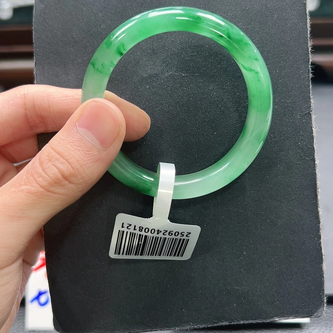 石英质玉（非洲翠）未镶嵌手镯