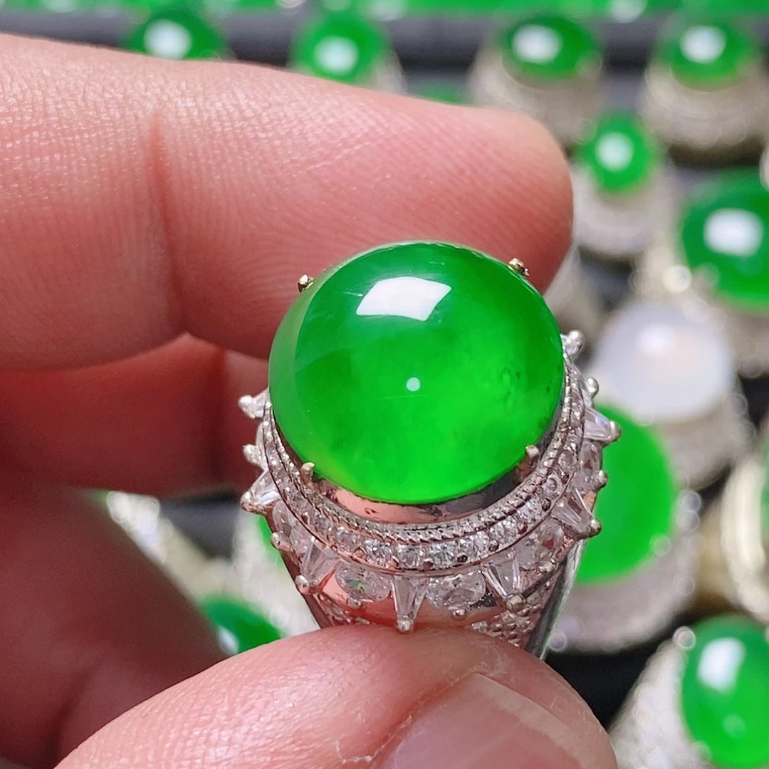 翡翠未镶嵌颈饰