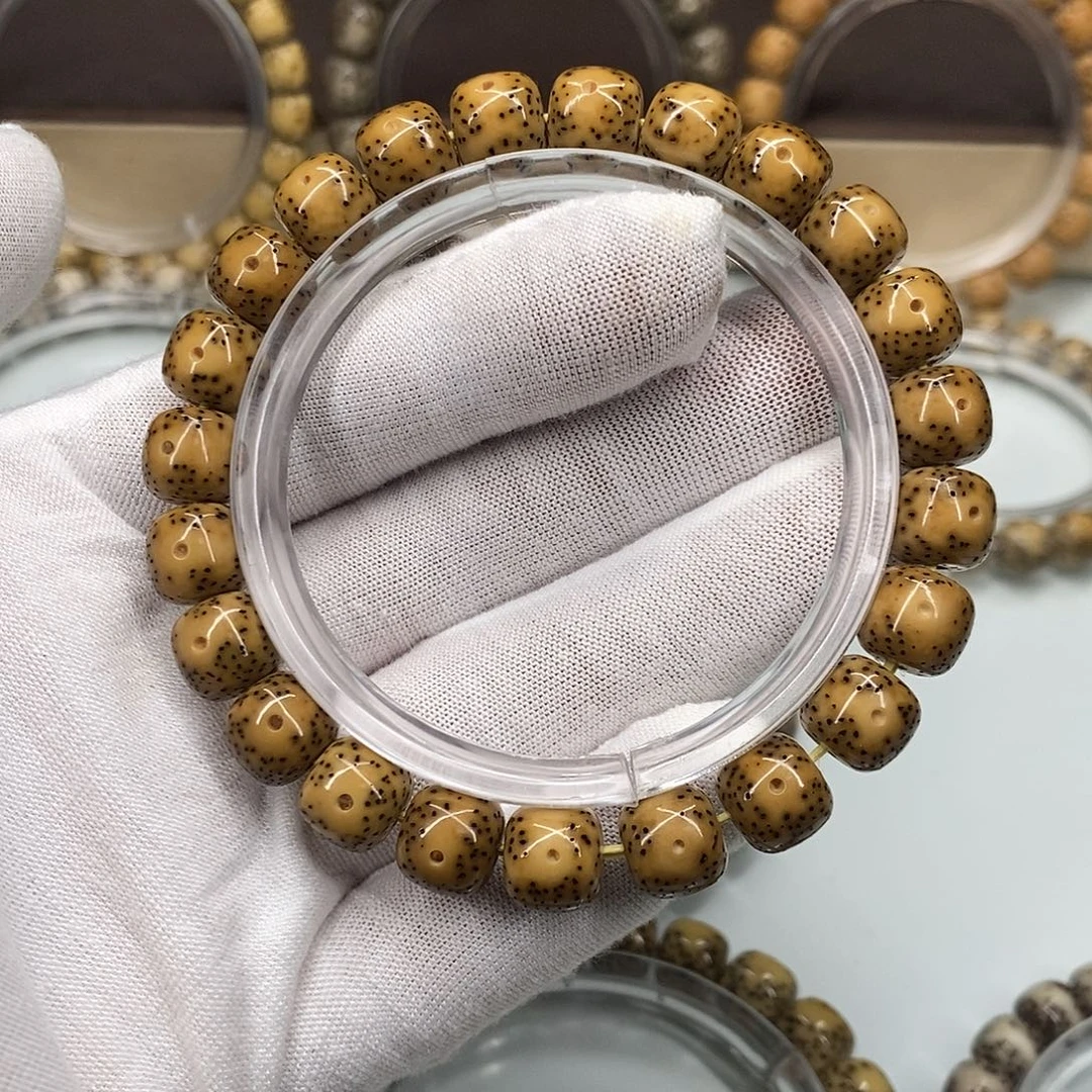 手串星月菩提9×10一物一图原生态同枝绿包白大眼睛