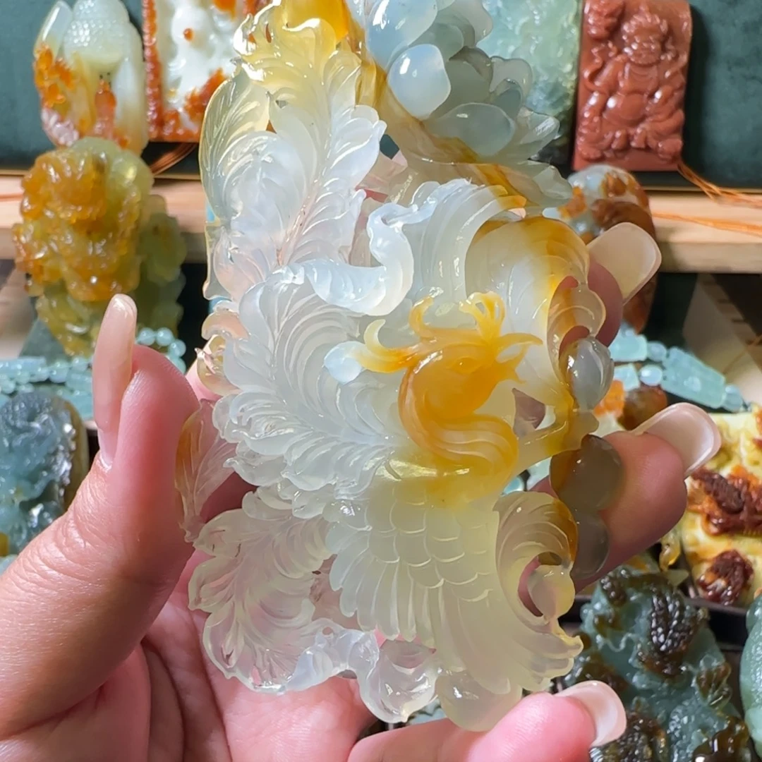这***办未镶嵌岫玉颈饰凤凰