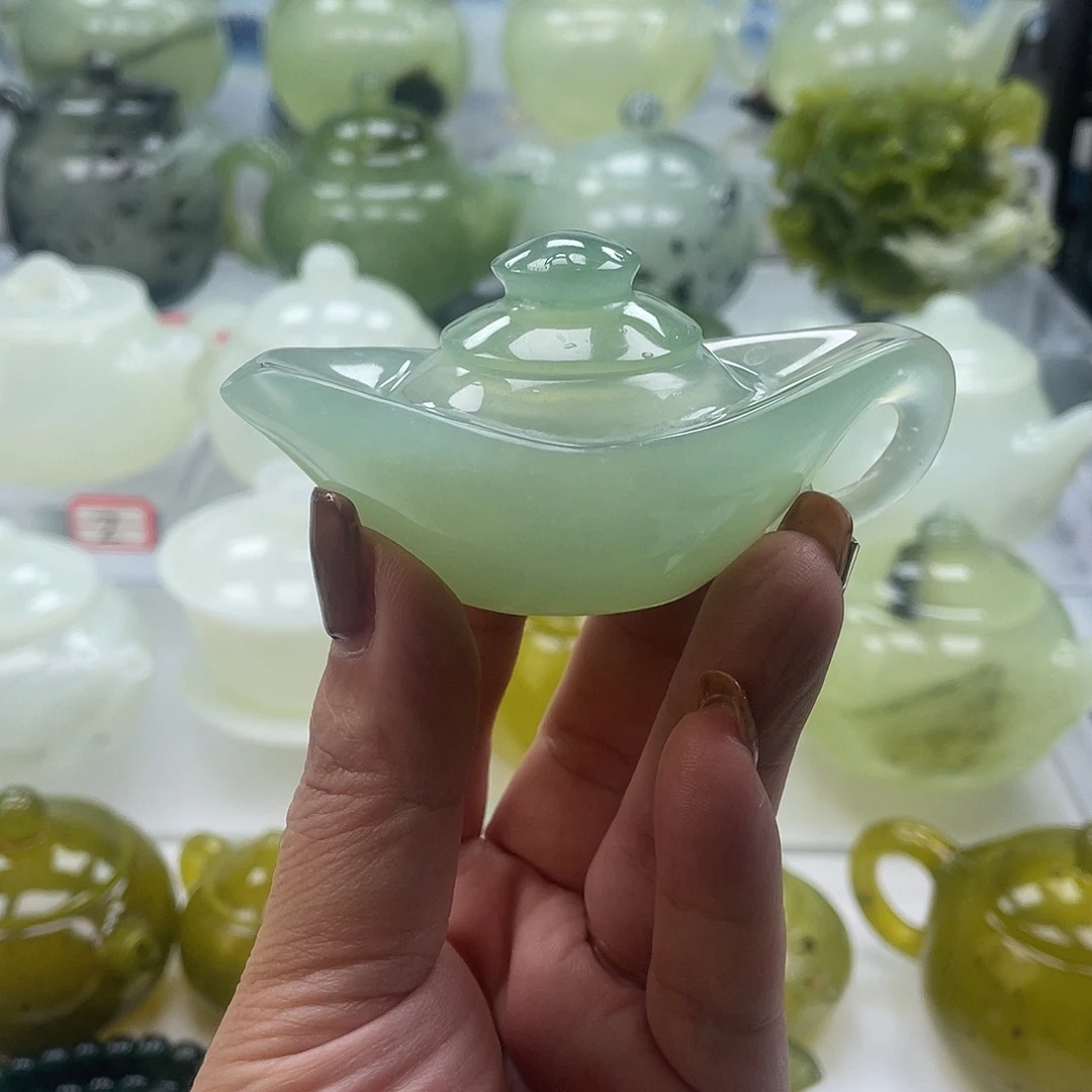 蛇纹石玉未镶嵌壶