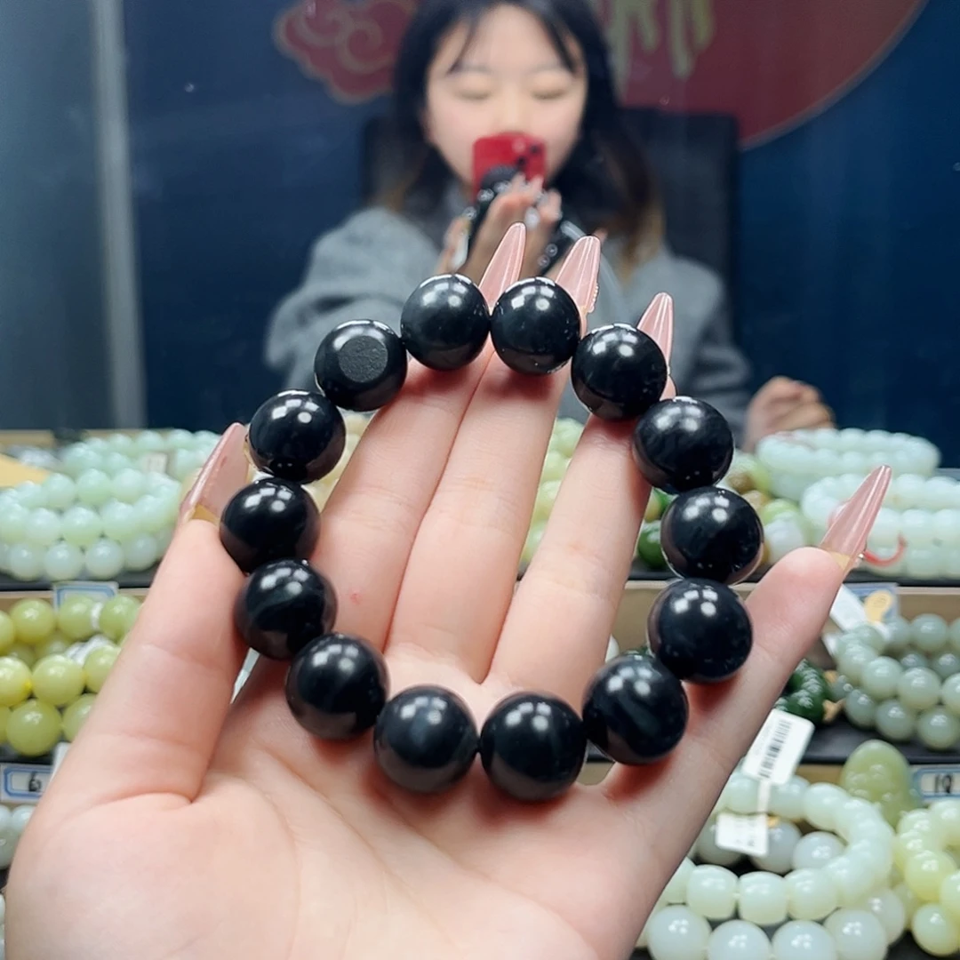 姓***张和田玉未镶嵌手链