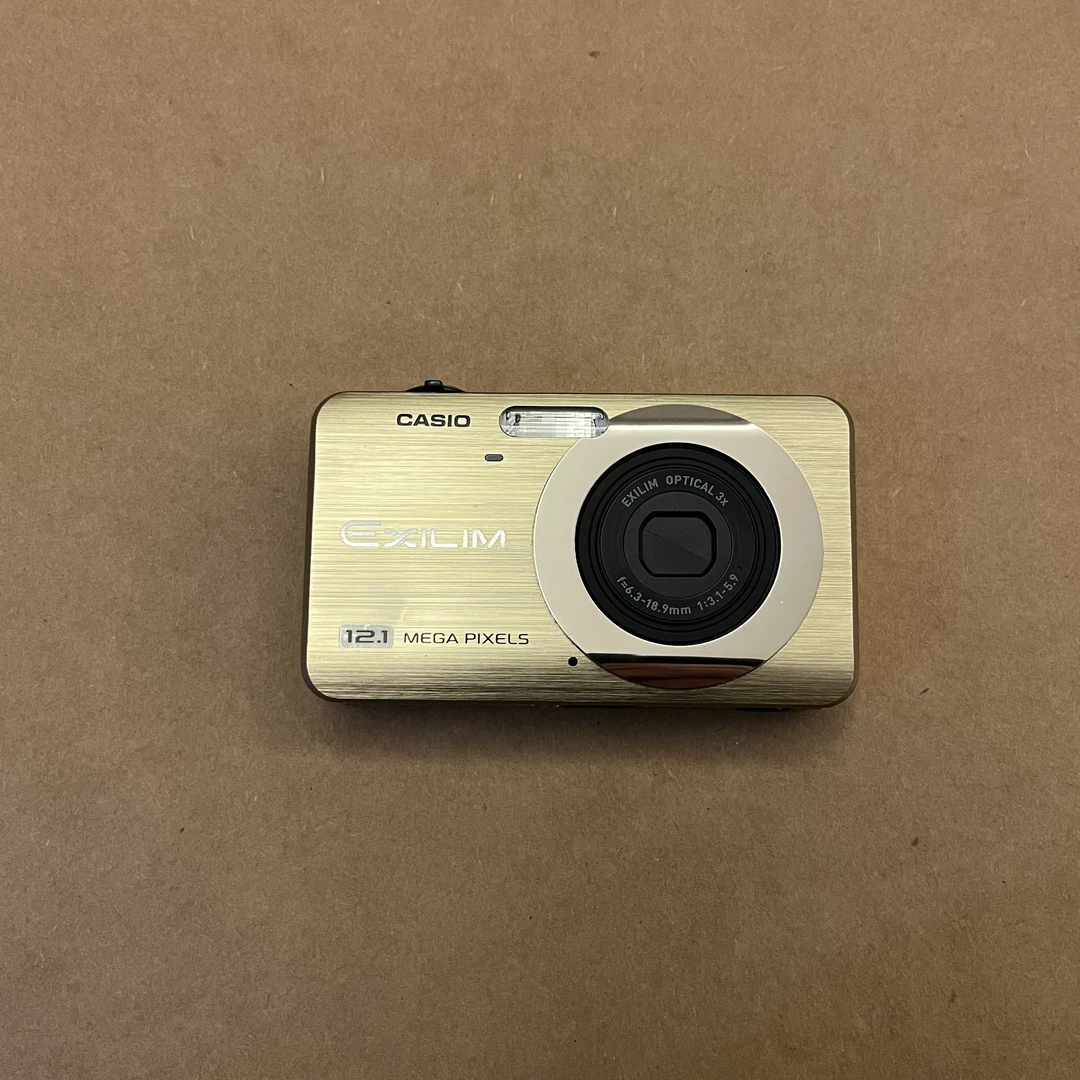 95新 Casio/卡西欧 z90  1210万像素 no质量问题no退换