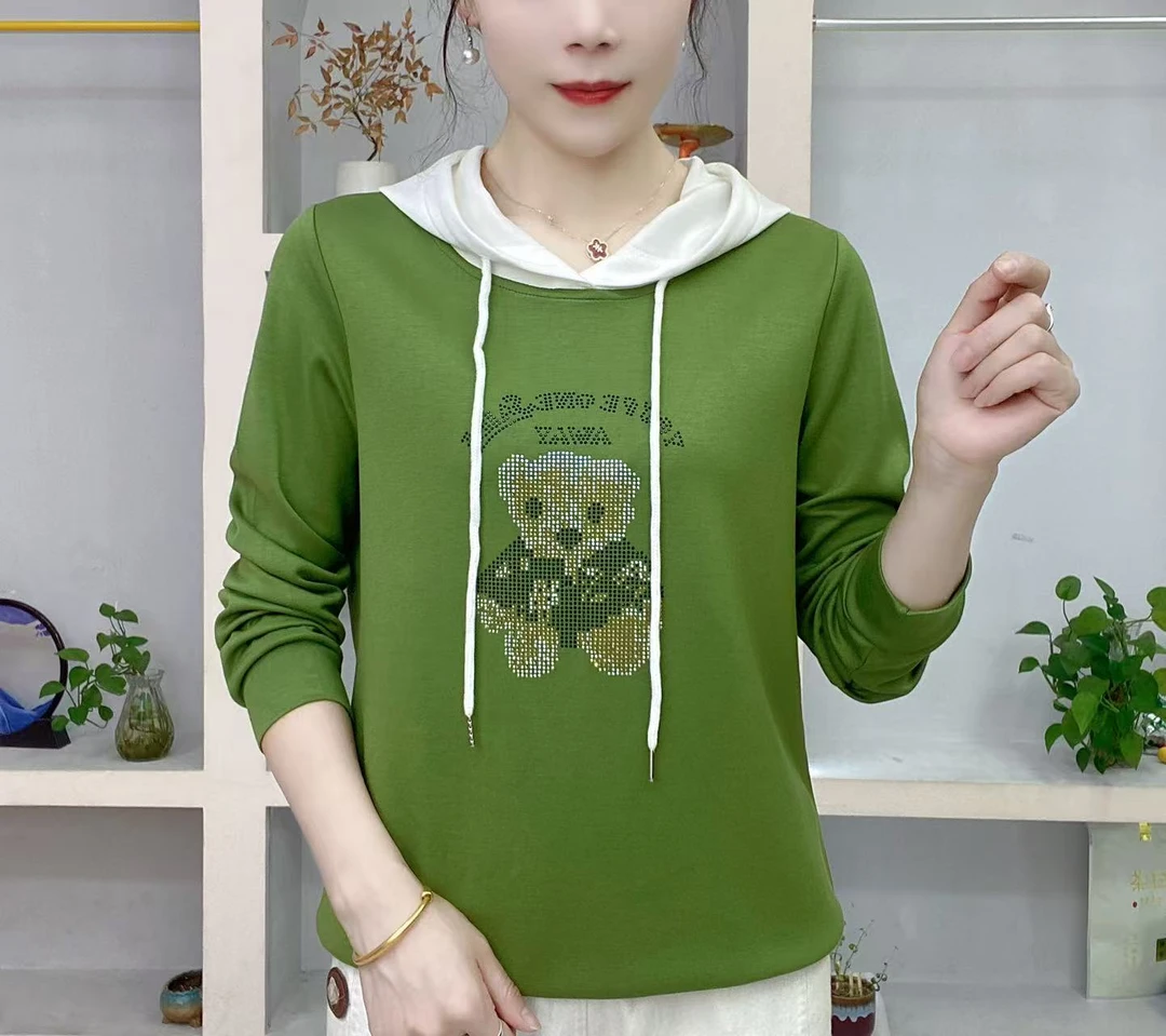2025春夏新款连帽长袖卫衣女时尚洋气烫钻小熊显瘦妈妈装休闲上衣