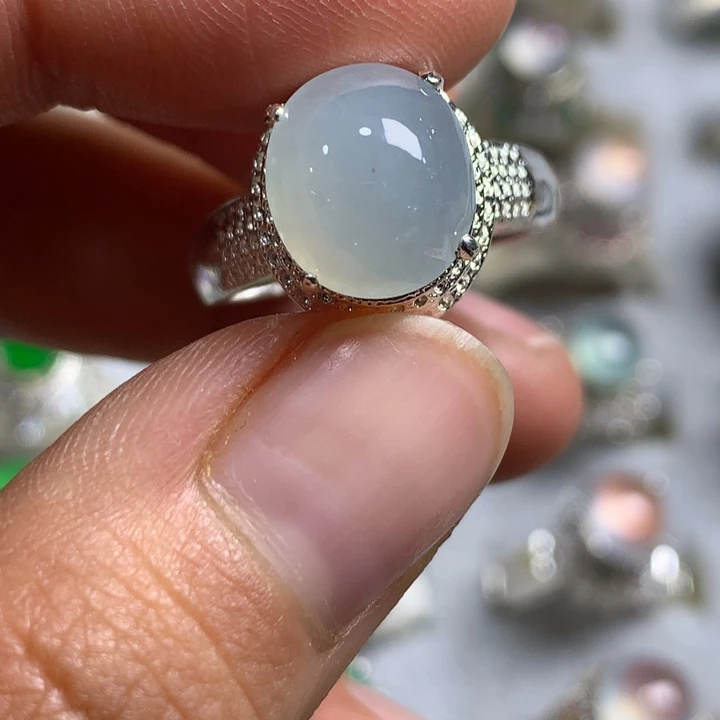 翡翠未镶嵌戒指铜托，卖裸石，需要二次镶嵌