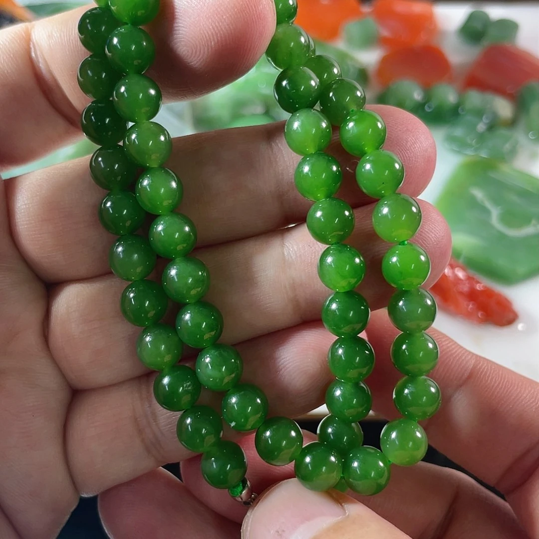 颈饰未镶嵌和田玉（碧玉）