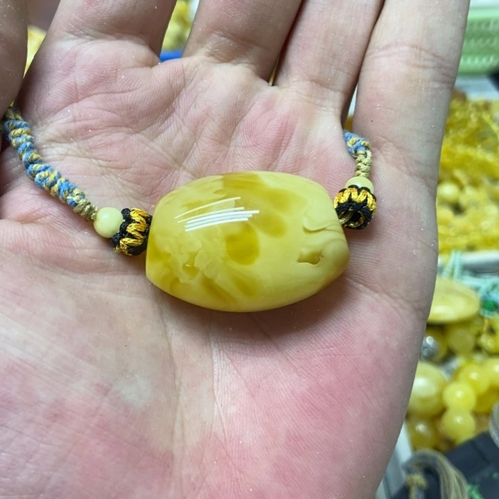 蜜蜡未镶嵌裸石吊坠