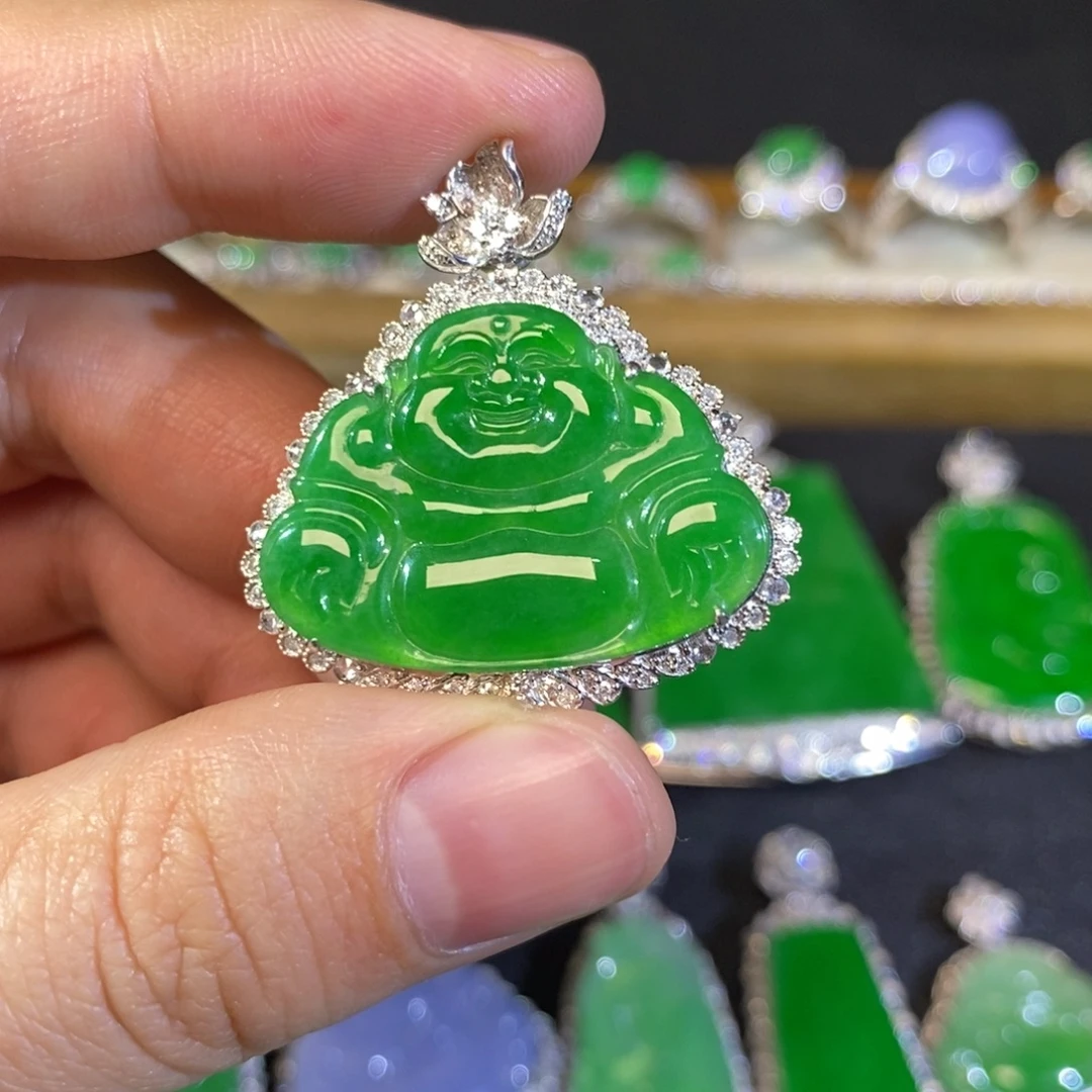 翡翠18K金镶嵌颈饰