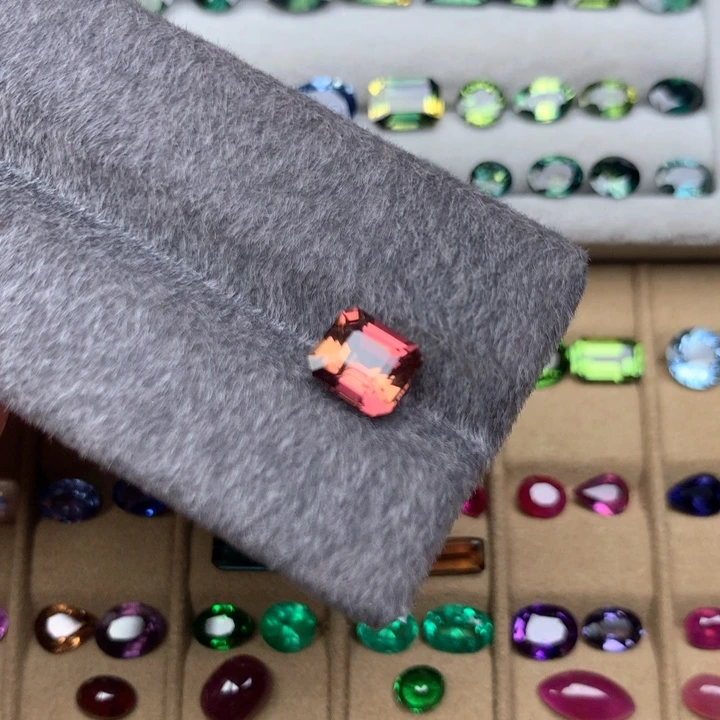 未镶嵌裸石一粒碧玺