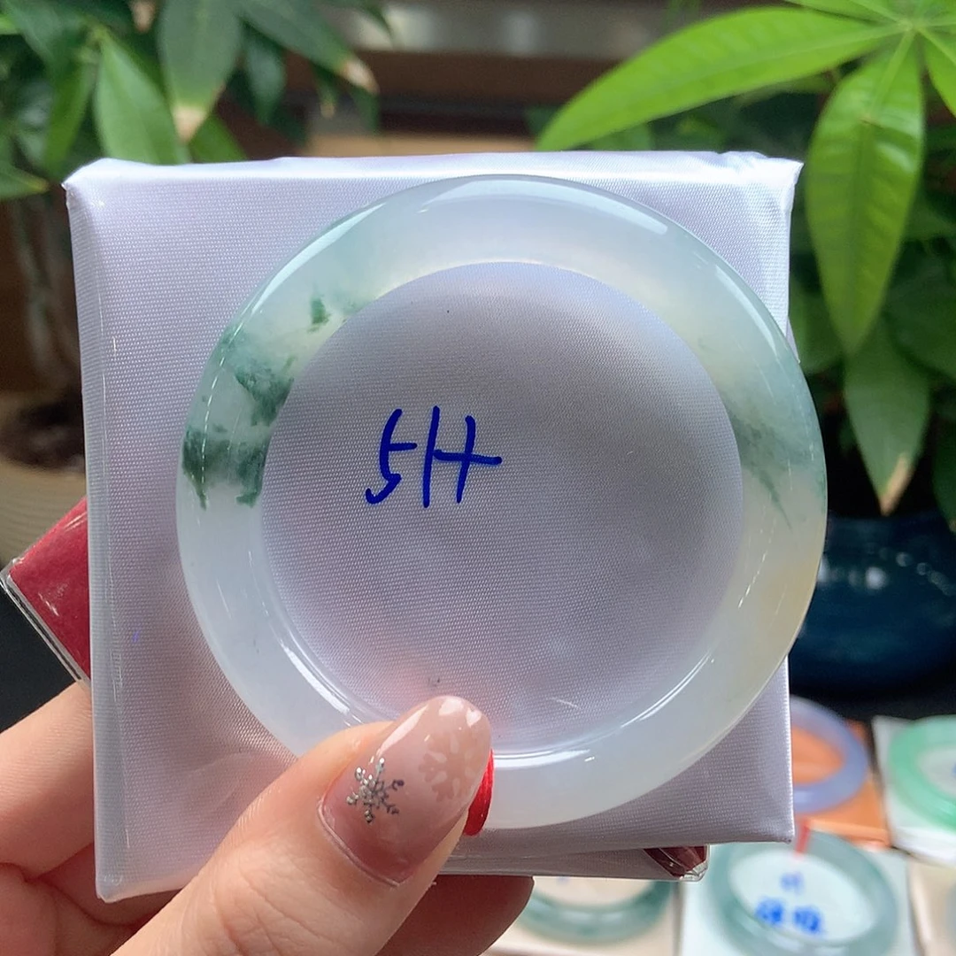 翡翠未镶嵌手镯黄加绿飘花61号