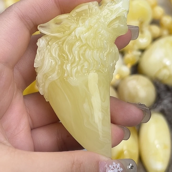 蜜蜡未镶嵌裸石蜜蜡狼图腾