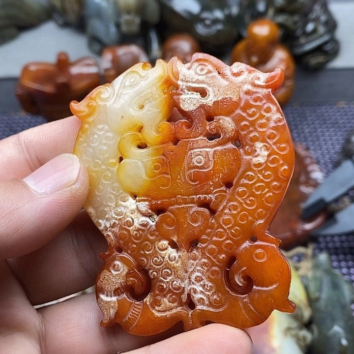 未镶嵌蛇纹石玉颈饰