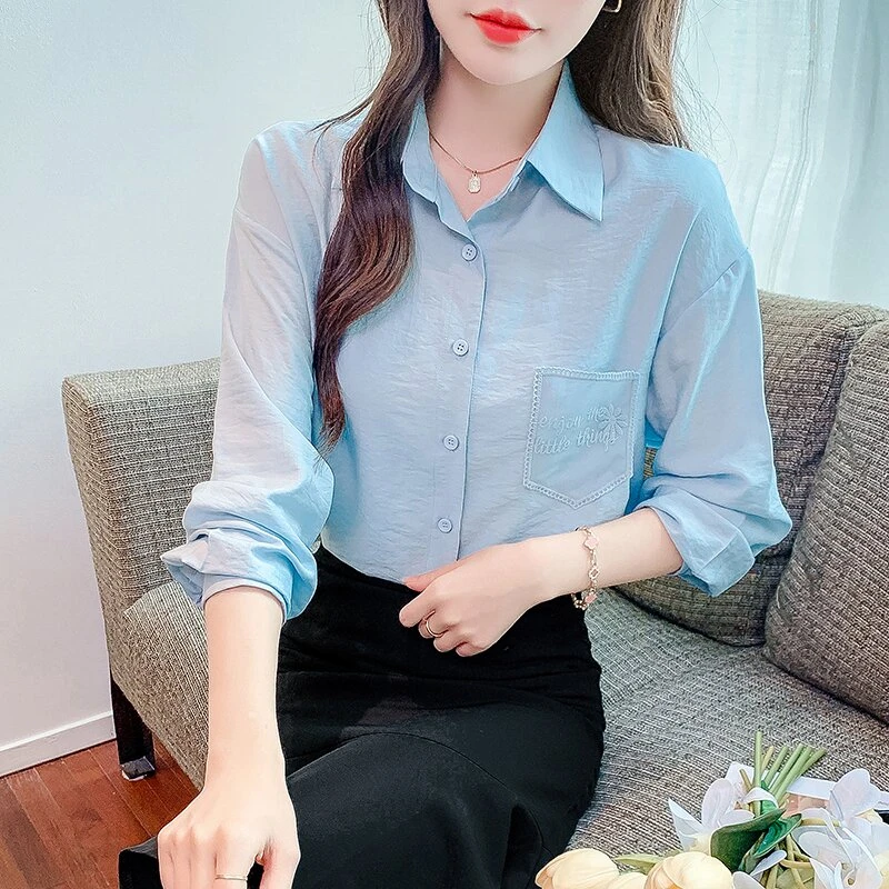 YX5916#春季新款长袖衬衫女时尚绣花口袋宽松显瘦落肩长袖衬衣