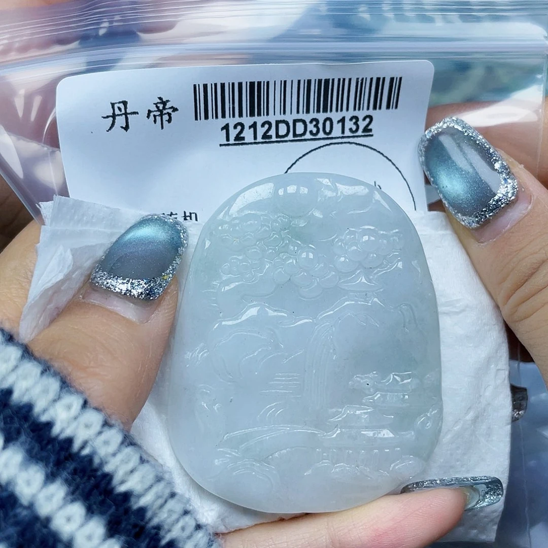 吊坠(不含链)未镶嵌翡翠