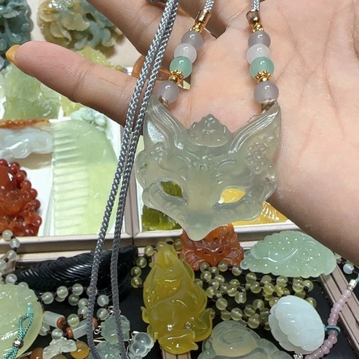 蛇纹石玉未镶嵌吊坠