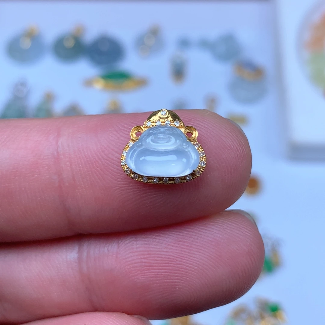 翡翠18K金镶嵌颈饰佛