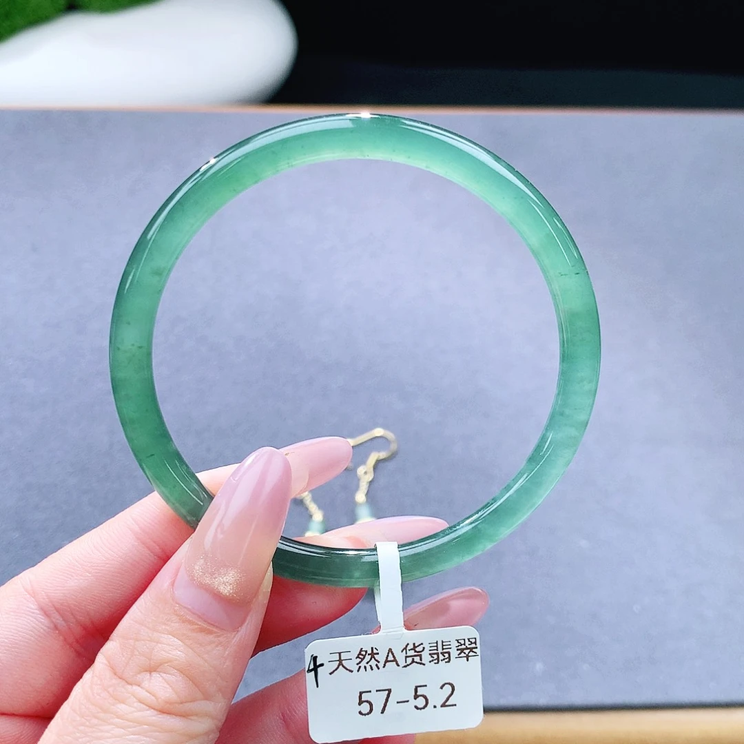 未镶嵌手镯（圆镯）翡翠
