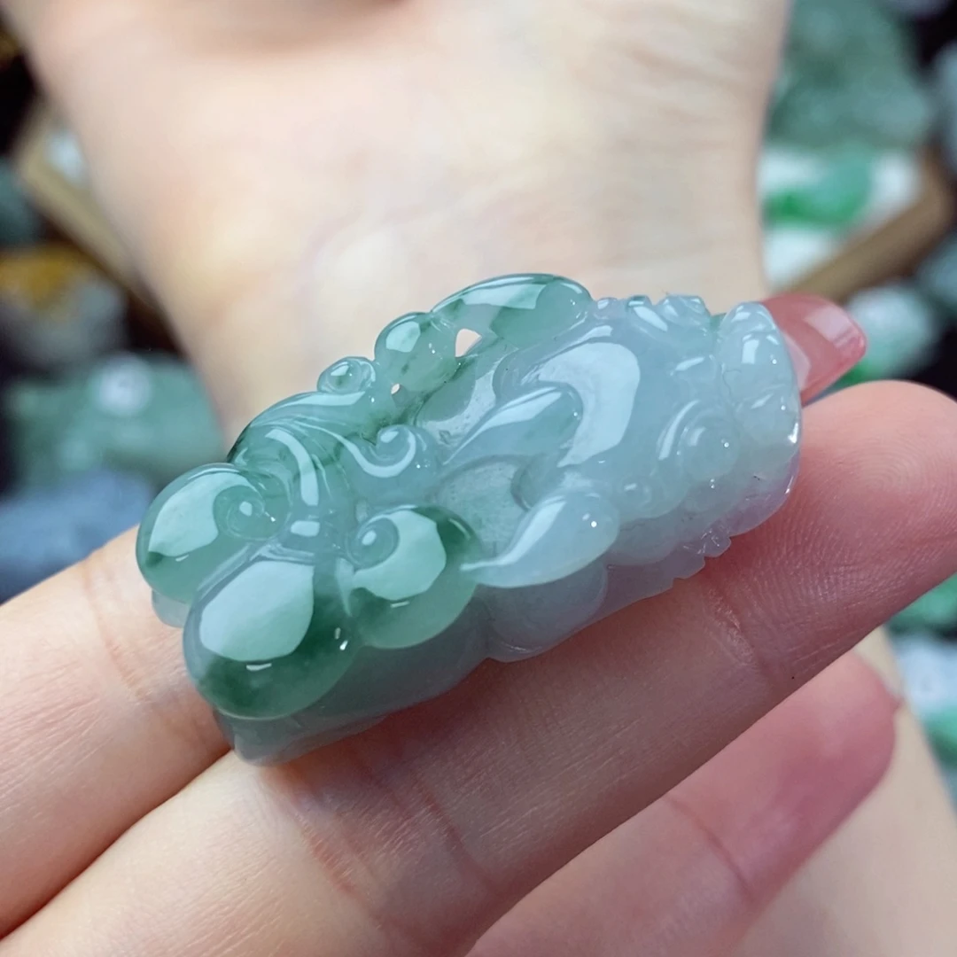 翡翠颈饰未镶嵌天然