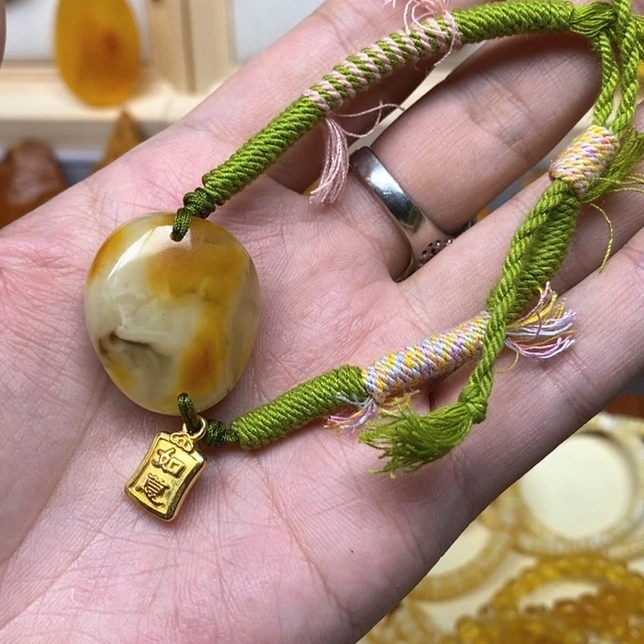 琥珀珠宝奇石未镶嵌