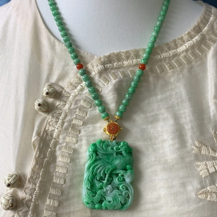 翡翠吊坠(赠链)未镶嵌