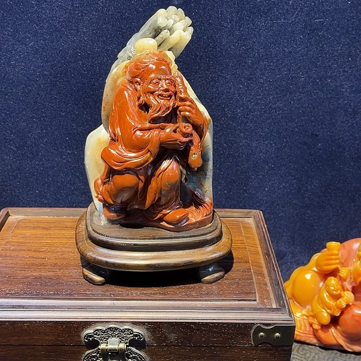 寿山石虎**眈艺术品市场