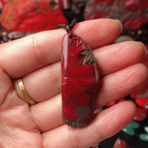 昌化鸡血石昌化鸡血石挂件