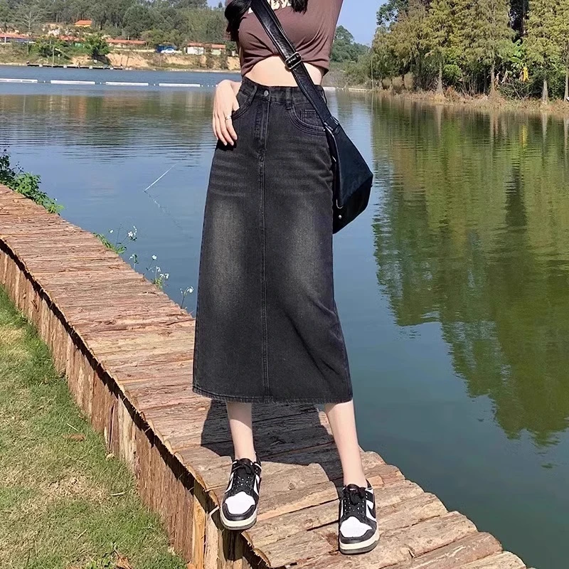 2025黑灰色牛仔半身裙女新款百搭梨形身材遮胯显瘦开叉中长a字裙