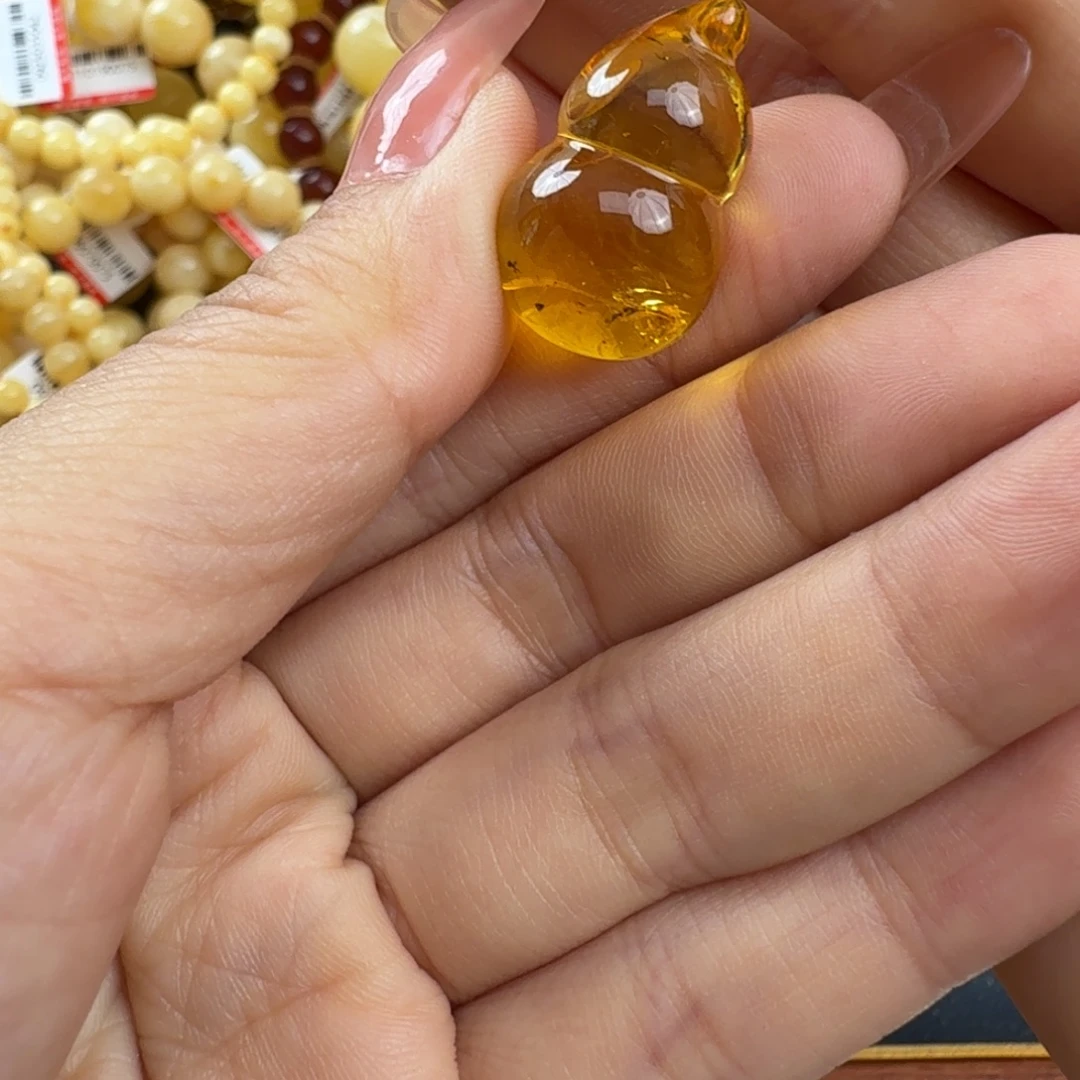 琥珀未镶嵌珠宝奇石