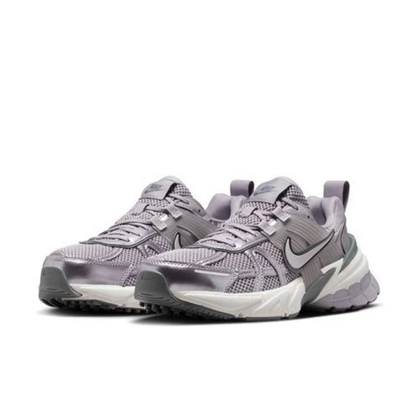 NIKE/耐克 V2K RUN 女低帮舒适百搭休闲跑步鞋FD0736-008