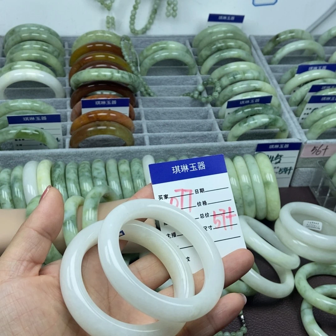 未镶嵌蛇纹石玉手链