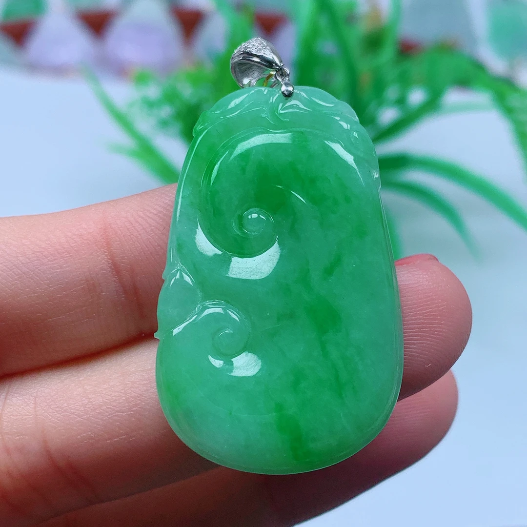 缅甸天然A货翡翠，飘花如意吊坠，编号13/1217，尺寸 40-25-4.3