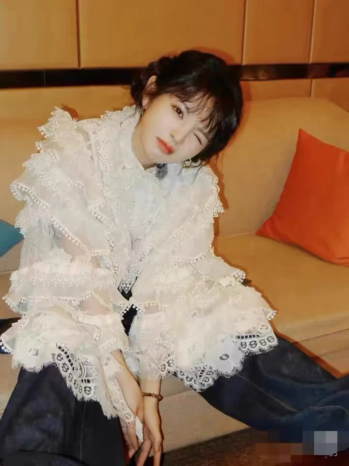 2025春夏走秀新款重工蕾丝花边喇叭袖宽松上衣丝麻重工刺绣衬衫