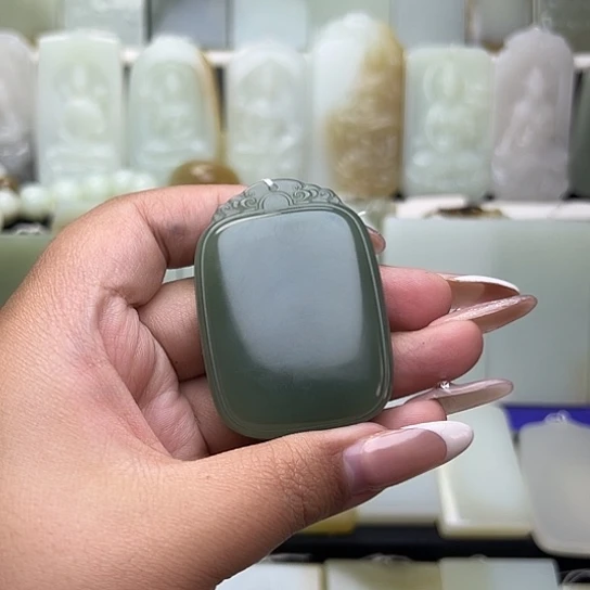 颈饰未镶嵌和田玉