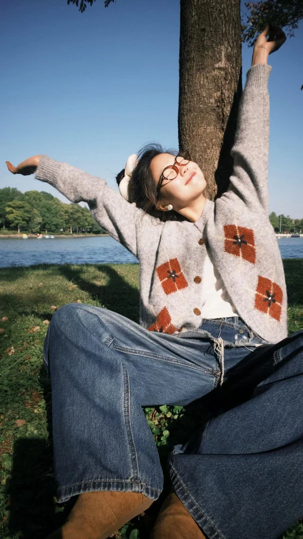 2025秋季新款韩版气质复古撞色菱格纹针织毛衣复古阔腿牛仔裤套装