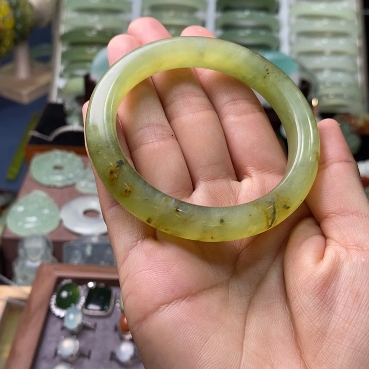 未镶嵌蛇纹石玉手镯