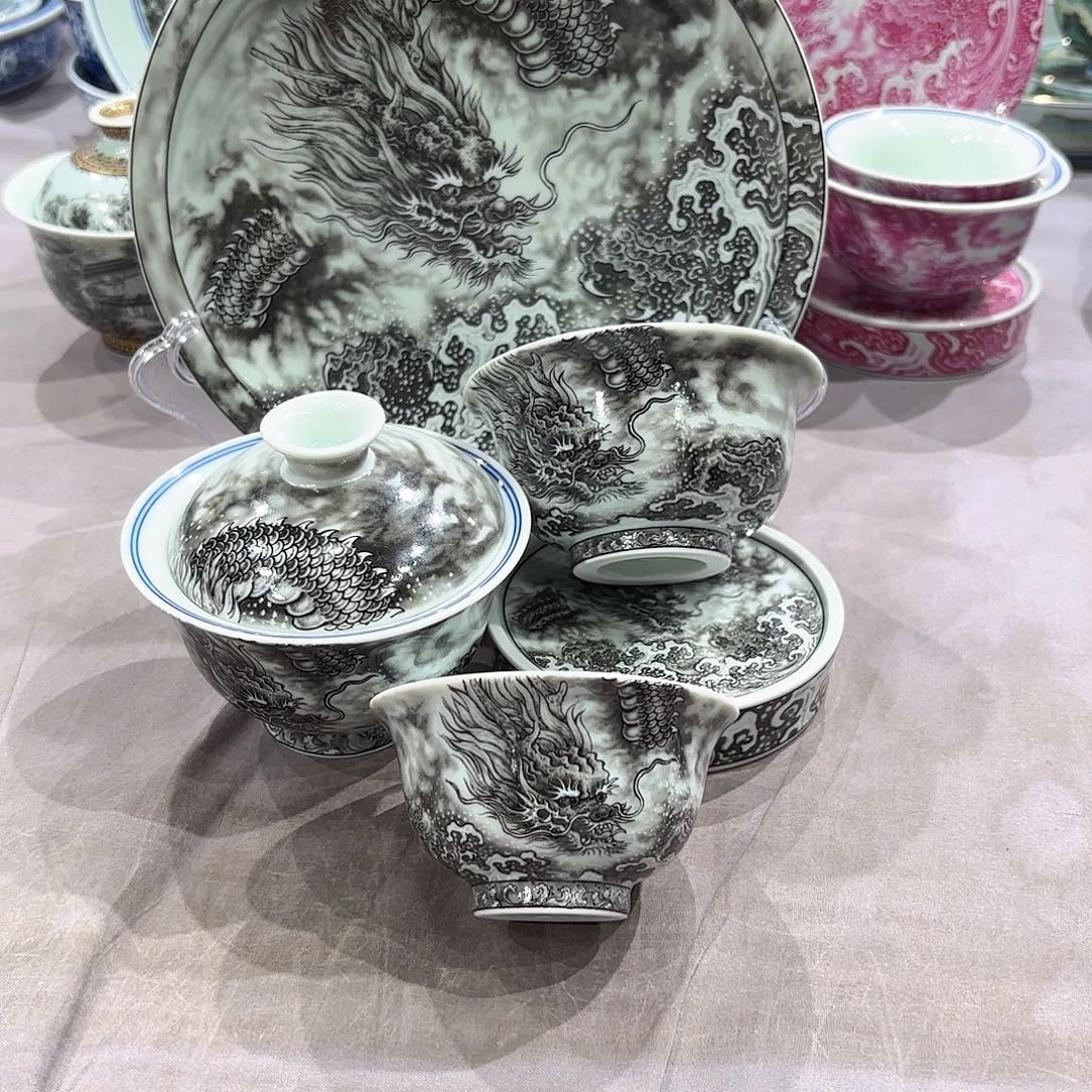 瓷片景德镇瓷器精品陈列