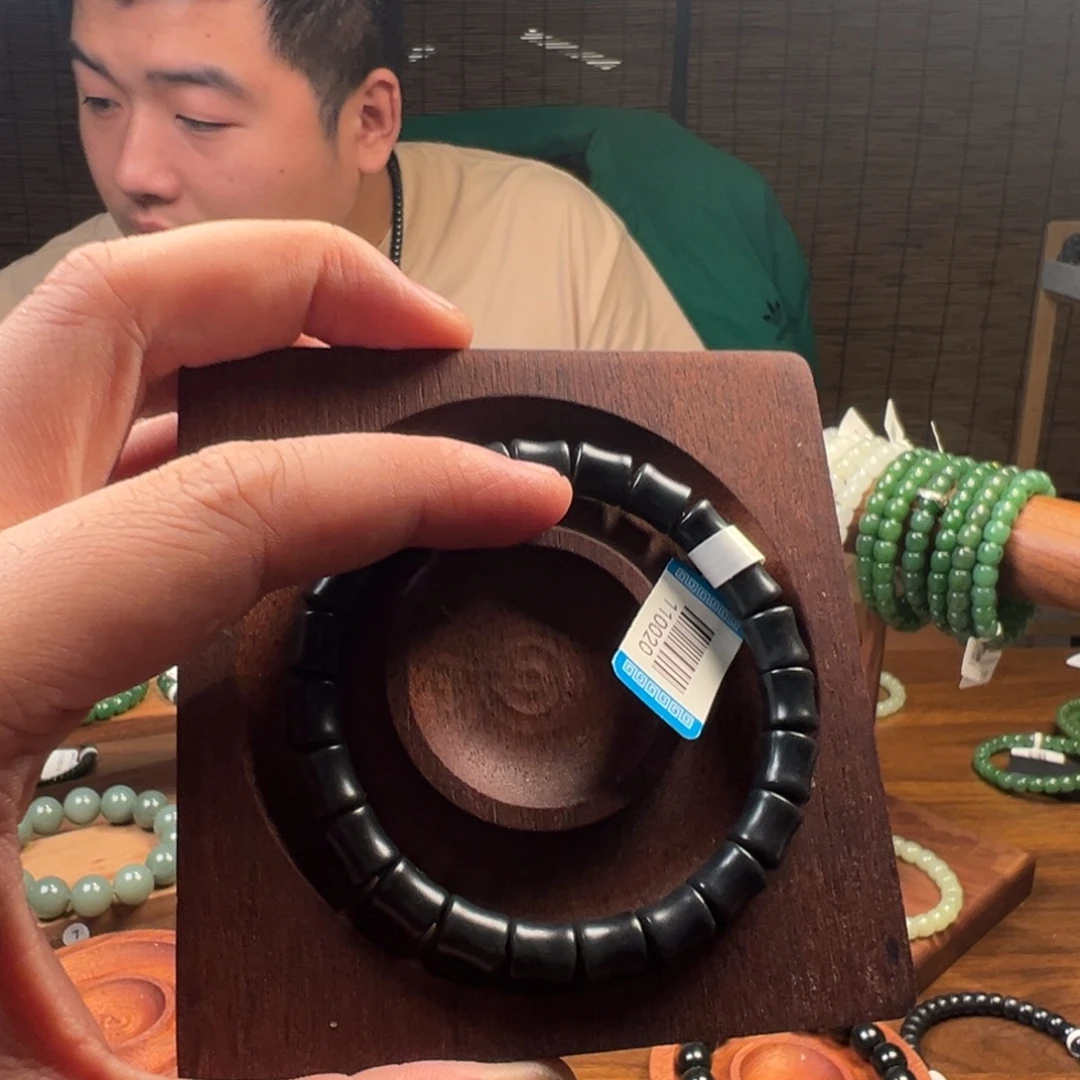 岁***好和田玉未镶嵌手链